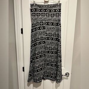 Frumos Black and White Boho Tribal Patterned Women's Skirt/Strapless dress 1XL